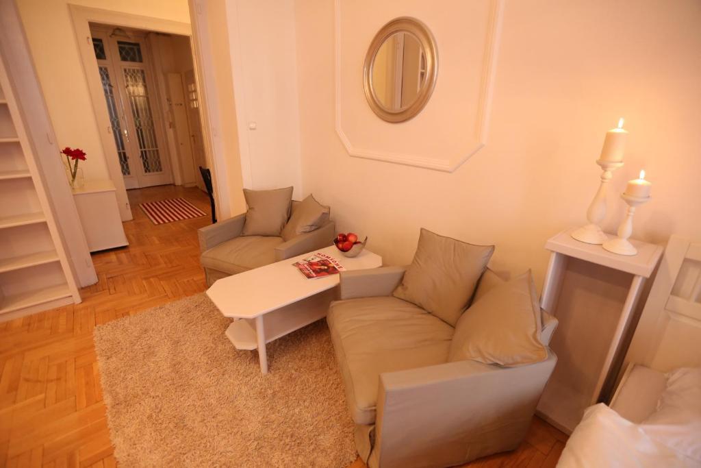 d.Five Classic Luxury Apartment Budapest Chambre photo