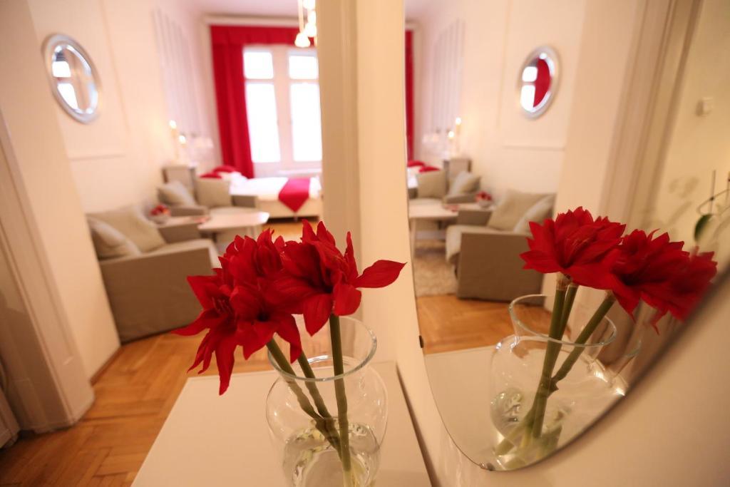 d.Five Classic Luxury Apartment Budapest Chambre photo